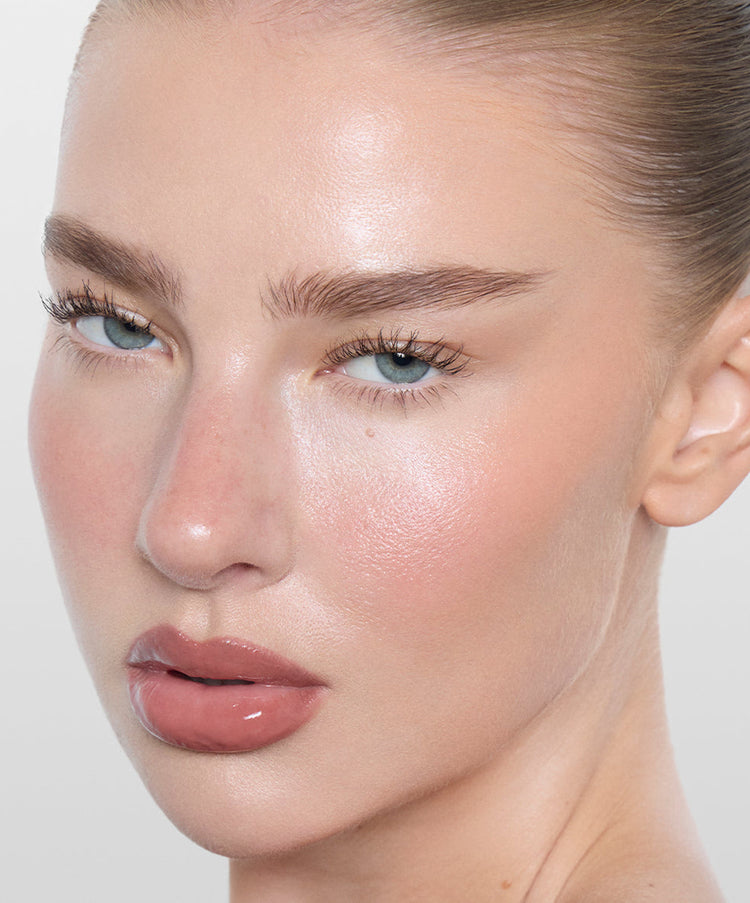 | desc: Jess wears Lip Sculpt & Lip Gloss in Taupe