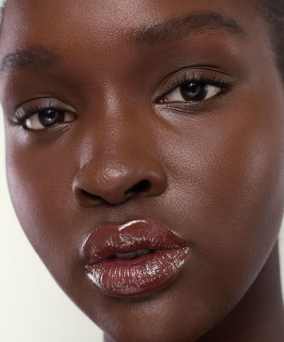 | desc: | text: light Miji wears shade Mocha